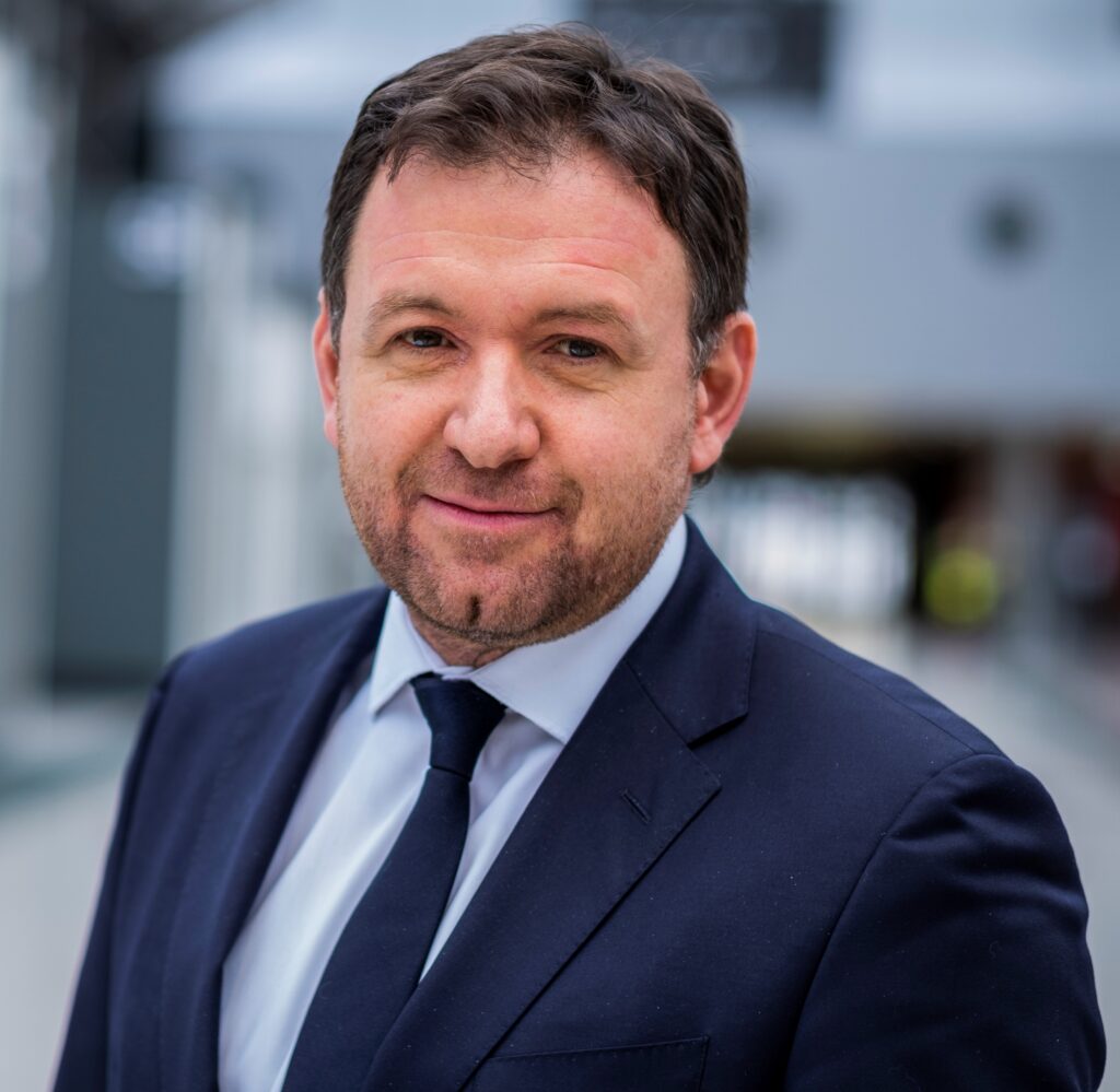 Elliot Robertson_Chief Executive Officer_Robertson Group